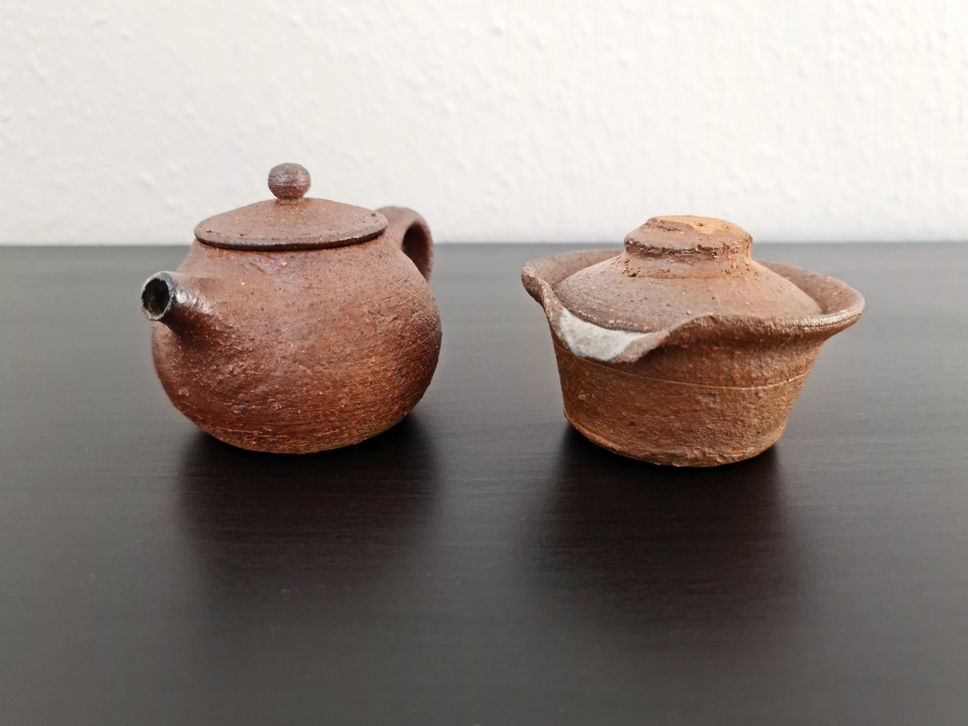 Grobes Teekännchen und Shiboridashi (Martin Hanus)