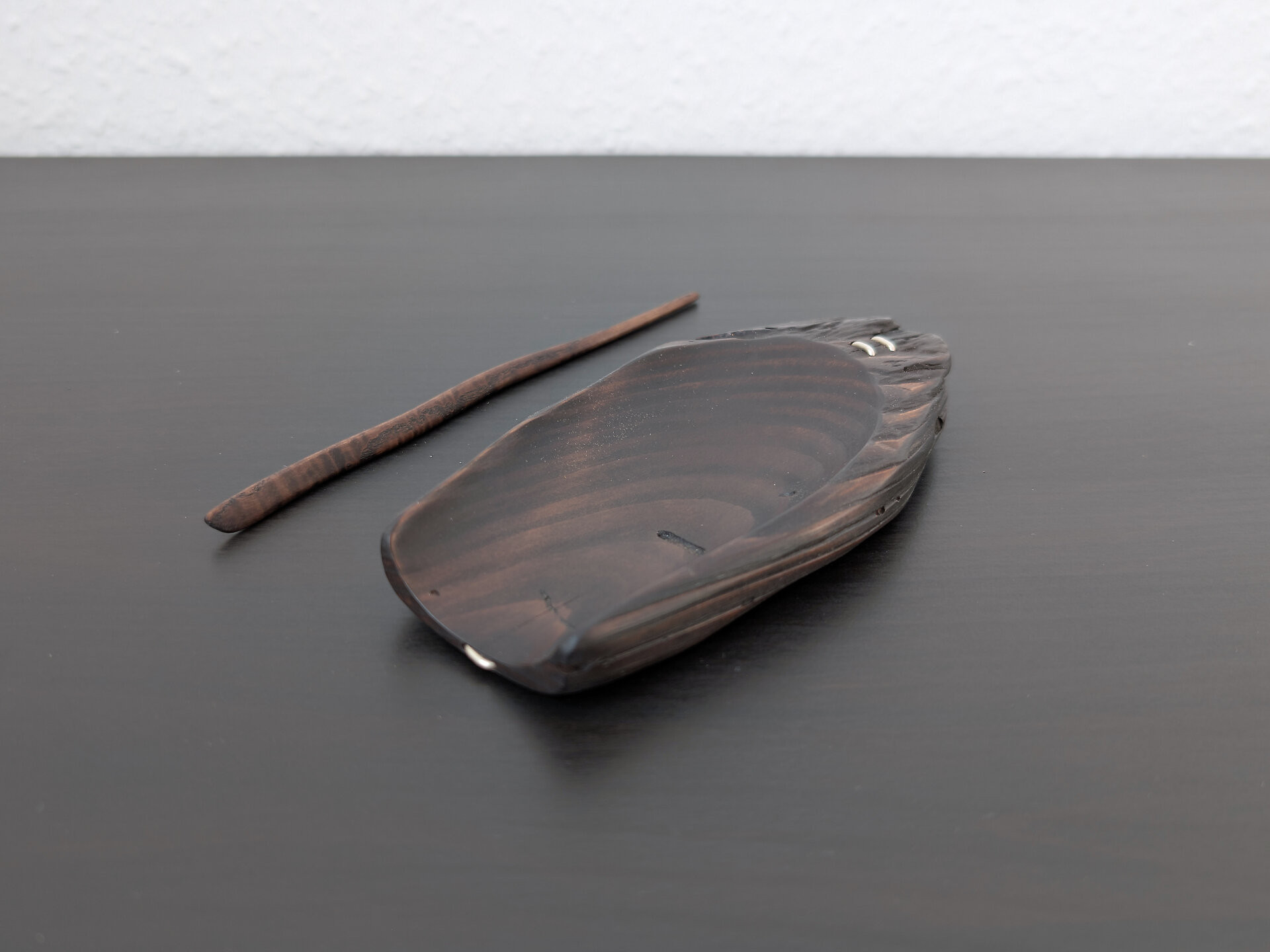 Tee-Rutsche aus Holz vom Tōdaiji mit Silber-Klammern